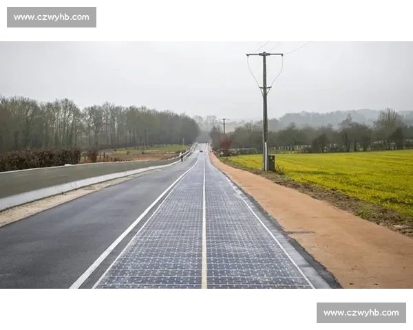 张博恒社媒晒银：路灯下的路，通向新周期