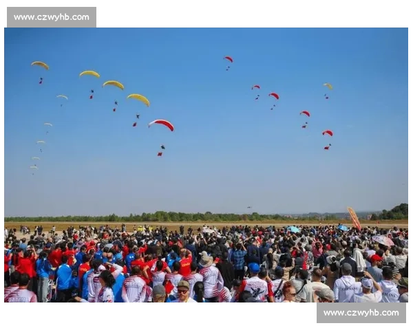 吉安蓝天舞 “芭蕾”：跳伞世界杯凌空开赛