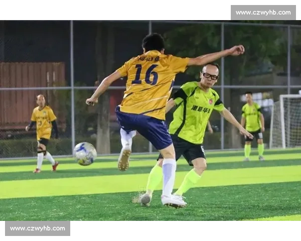 绿茵聚校友 热血续情怀!2025 纪中足球赛激战正酣