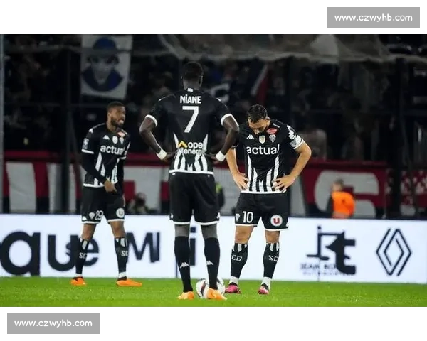 法甲焦点战昂热vs里昂强强对话谁能掌控比赛节奏走向胜负悬念升级